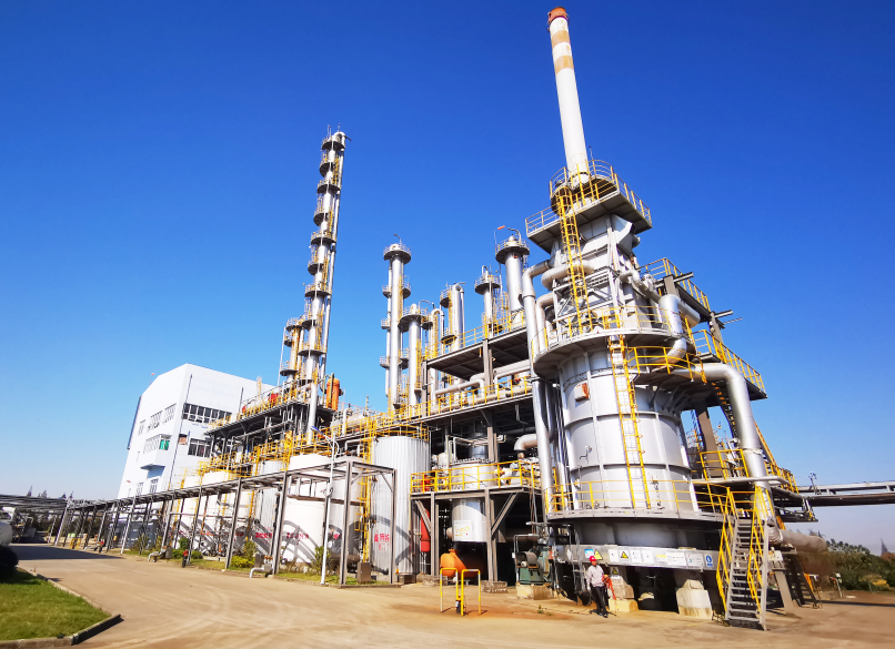 2016年9月基本完成技改擴(kuò)能項(xiàng)目的建設(shè)、采用全新裝備和工藝技術(shù)，9月白球順利投產(chǎn)；11月DVB一次投料成功試產(chǎn)出合格產(chǎn)品。